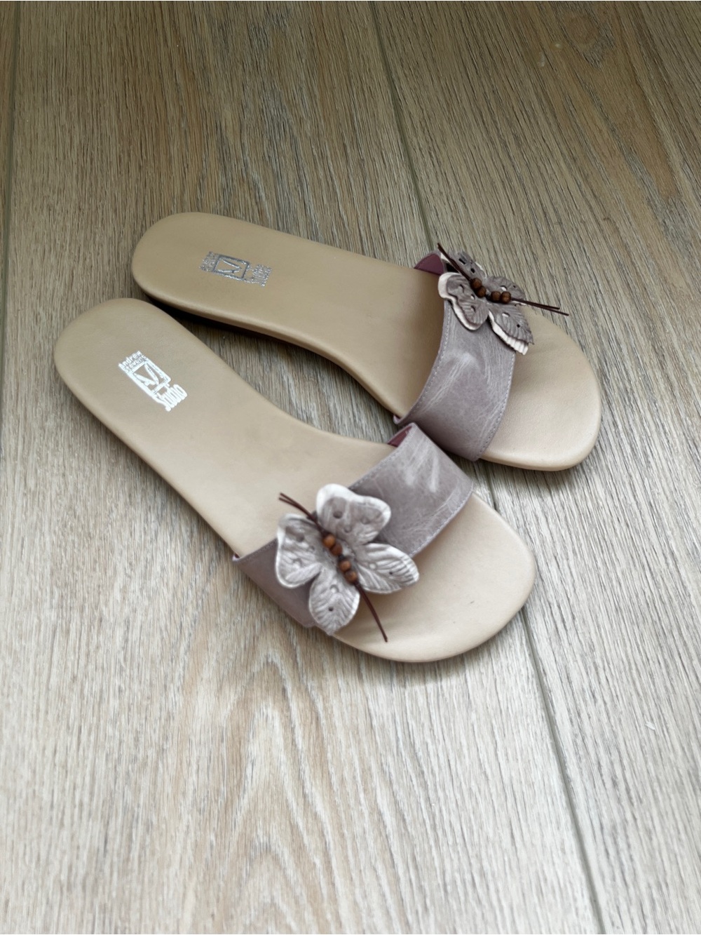 Andrew Stevens Studio butterfly sandals leather size 9